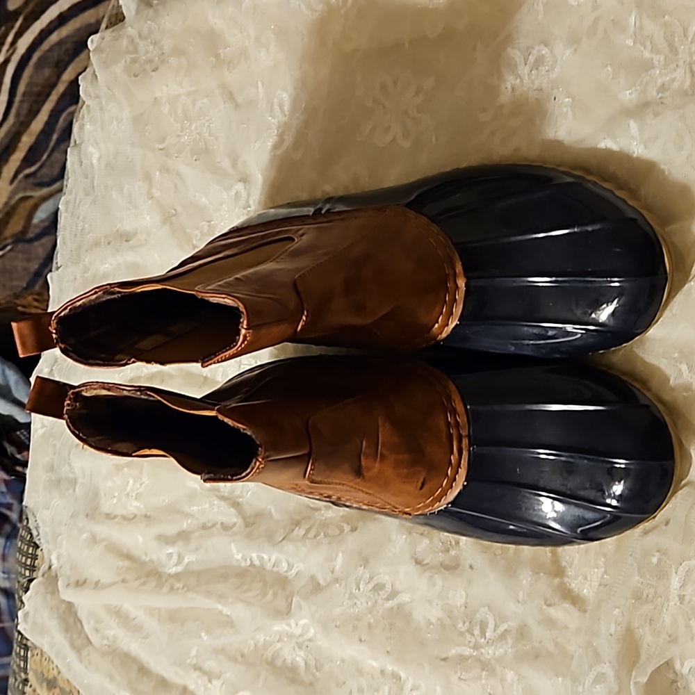 Yoki Two-Tone Brown and Navy Duck Boots